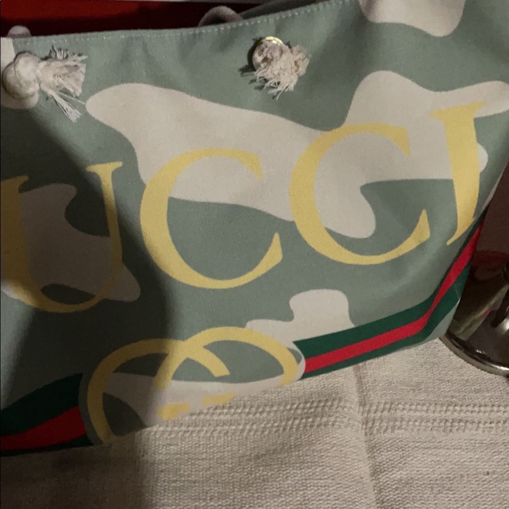 Tote bag